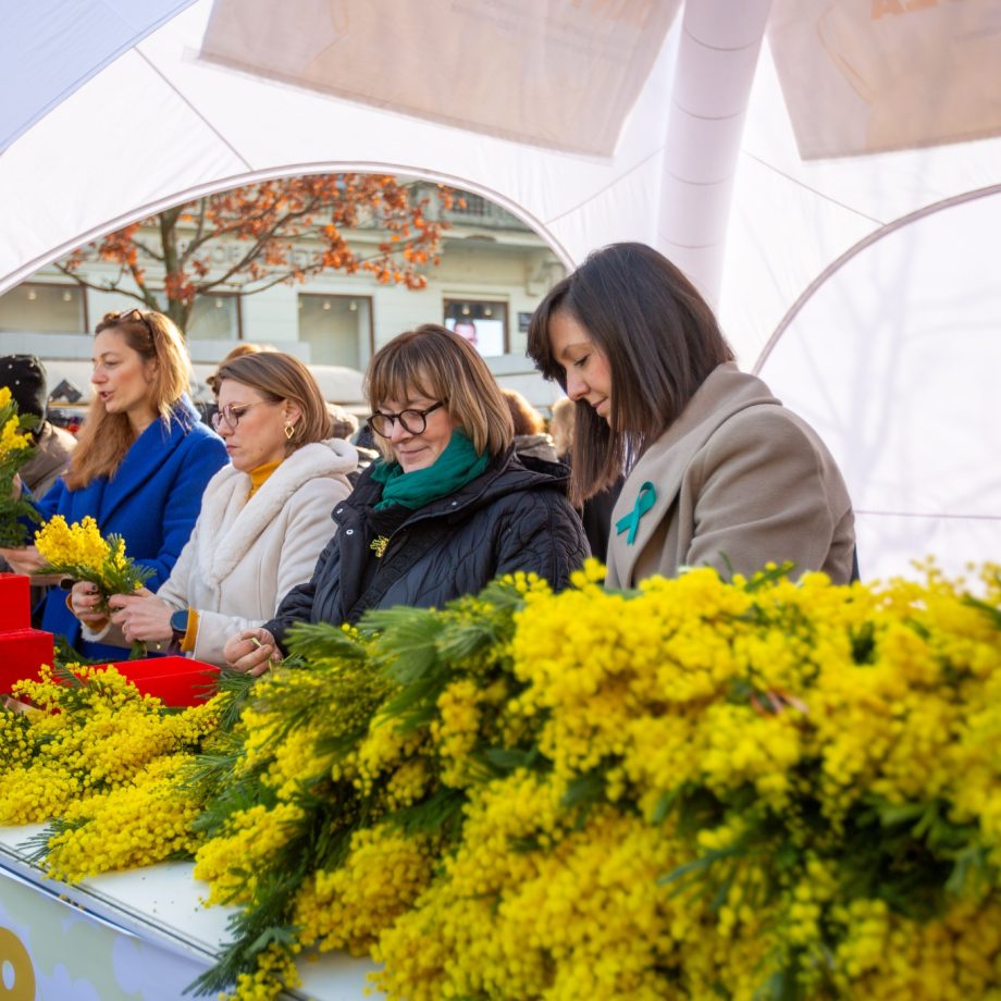 25.01.2025., Zagreb Cvjetni trg, 18. Dan Mimoza, Nacionalni dań protiv raka maternice u Europskom tjednu prevencije raka vrata maternice. FOTO: JANKOVIC MIRKO